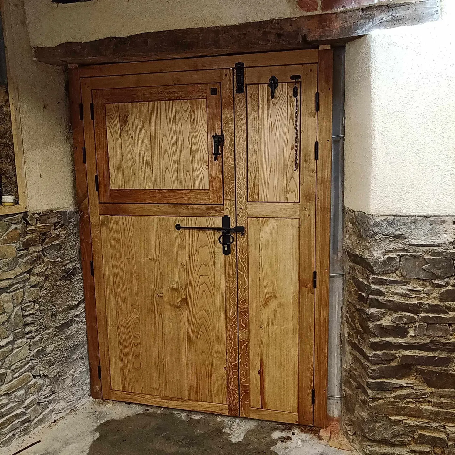 renovation de meubles en bois percy en normandie